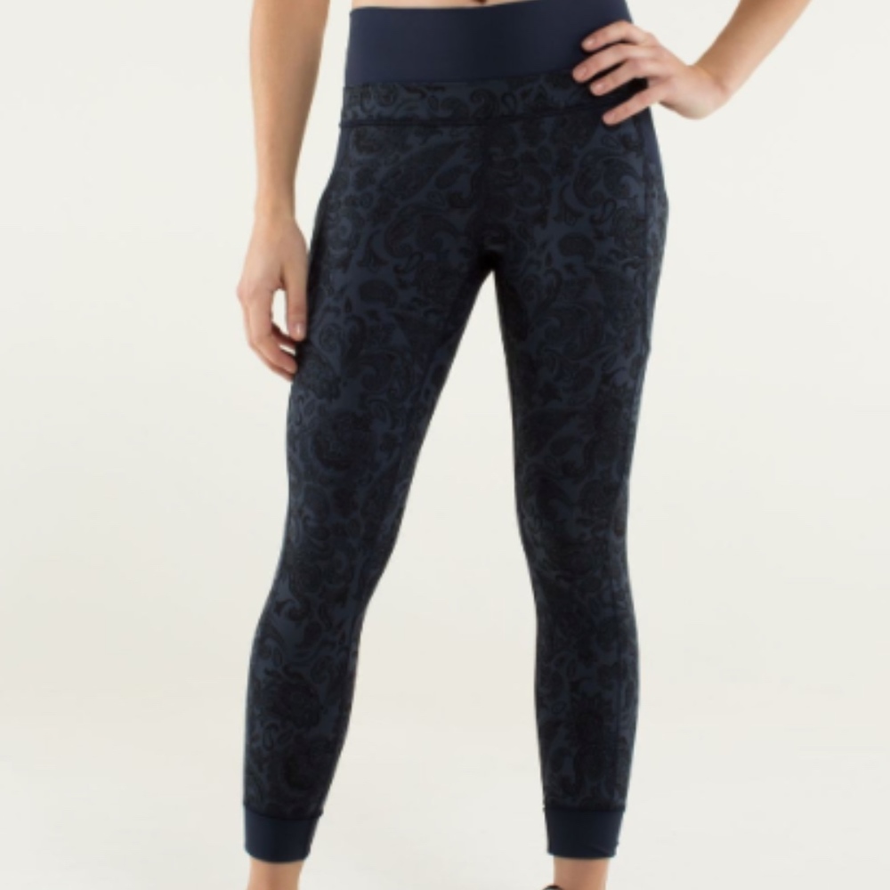 Lululemon En Route Crop - 8